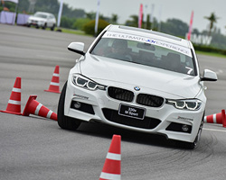 BMW Driving Experience 2017,BMW 330e M Sport,BMW 330e M Sport Plug-In Hybrid,Plug-In Hybrid,BMW   Plug-In Hybrid,Թ κԴ,෤ iPerformance,ͧѺ BMW 330e M Sport Plug-In Hybrid,  ͧѺ BMW 330e M Sport,ͺö BMW 330e M Sport