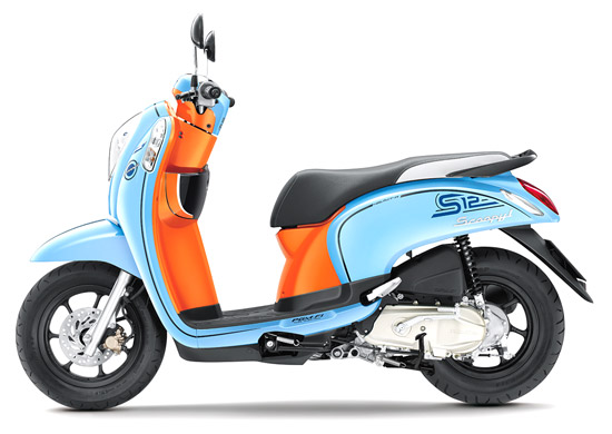 Scoopy i S12