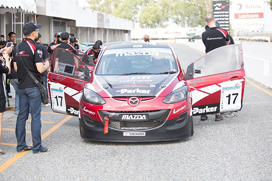 Mazda2 Racing Lovers
