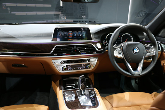 ö,BMW 740Li ,BMW Gesture Control,ѧ Sky Lounge panorama,Welcome Light Carpet,෤ BMW EfficientLightweight,çҧǶѧẺ Carbon Core,Ѻ  7,Ѻ 740Li 