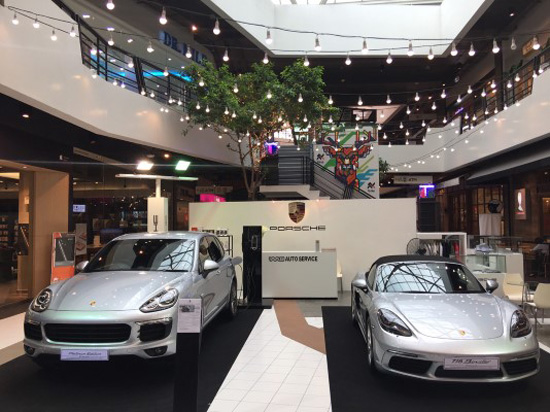 AAS Porsche,  ,Porsche Roadshow at Int Intersect Community Mall,Int Intersect Community Mall,718 Boxster,Cayenne S E-Hybrid Platinum Edition,Macan,໭ Porsche