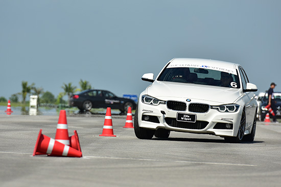 BMW Driving Experience 2017,BMW 330e M Sport,BMW 330e M Sport Plug-In Hybrid,Plug-In Hybrid,BMW   Plug-In Hybrid,ปลั๊กอิน ไฮบริด,เทคโนโลยี iPerformance,ทดลองขับ BMW 330e M Sport Plug-In Hybrid,  ทดลองขับ BMW 330e M Sport,ทดสอบรถ BMW 330e M Sport