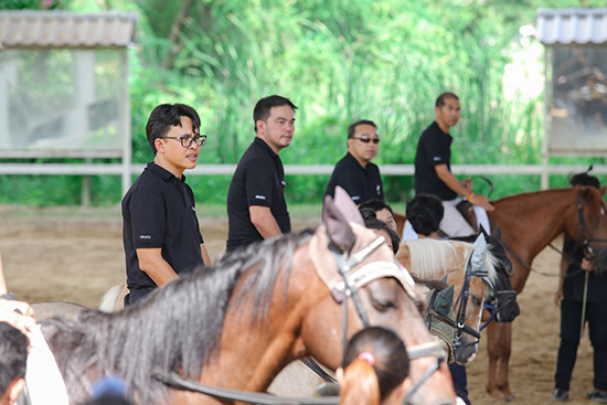 Isuzu MU-X Privileged Press Trip,New Isuzu MU-X,New Isuzu MU-X 2017,Isuzu MU-X 2017,ͧѺ Isuzu MU-X,Ѻö,Golden Horse Riding Club,Dressage,áҢ Golden Horse Riding Club,ŻСúѧѺ