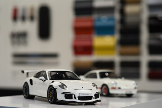 Porsche Studio,觷 100 㹻Ȩչ