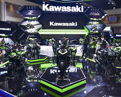 Kawasaki Racing Team,Ninja H2 SX SE,Ninja ZX-10RR,Ninja H2 SX SE, Ninja ZX-10R SE, Ninja H2, Ninja ZX-10R, Ninja 400, Ninja 650, Ninja250,Z1000, Z900RS, Z900RS Café, Z900, Z650, Z300, Z250,Versys1000, Versys650, Versys-X300,W800, W250, W175