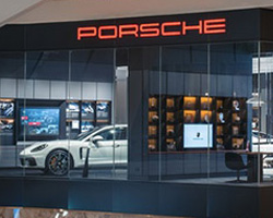 Porsche Studio Bangkok,ปอร์เช่ สตูดิโอ,ปอร์เช่ สตูดิโอ ไอคอนสยาม,Porsche Studio Bangkok ICONSIAM,Porsche Studio,Porsche Centre Pattanakarn,Porsche Centre Bangkok,โชว์รูม Porsche,โชว์รูม Porsche Studio Bangkok