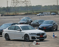 review 530e M Sport,review 330Li M Sport,review 520d M Sport,รีวิว 530e M Sport,รีวิว  330Li M Sport,รีวิว  520d M Sport,ทดสอบรถ BMW,ทดสอบรถ BMW 530e,ทดสอบรถ BMW 330Li,ทดสอบรถ BMW 520d,530e M Sport,520d M Sport,330Li Gran Sedan,BMW 5 Series,BMW 3 Ser